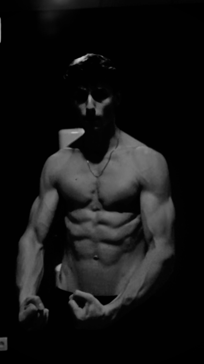 Profilo di Aleksandre