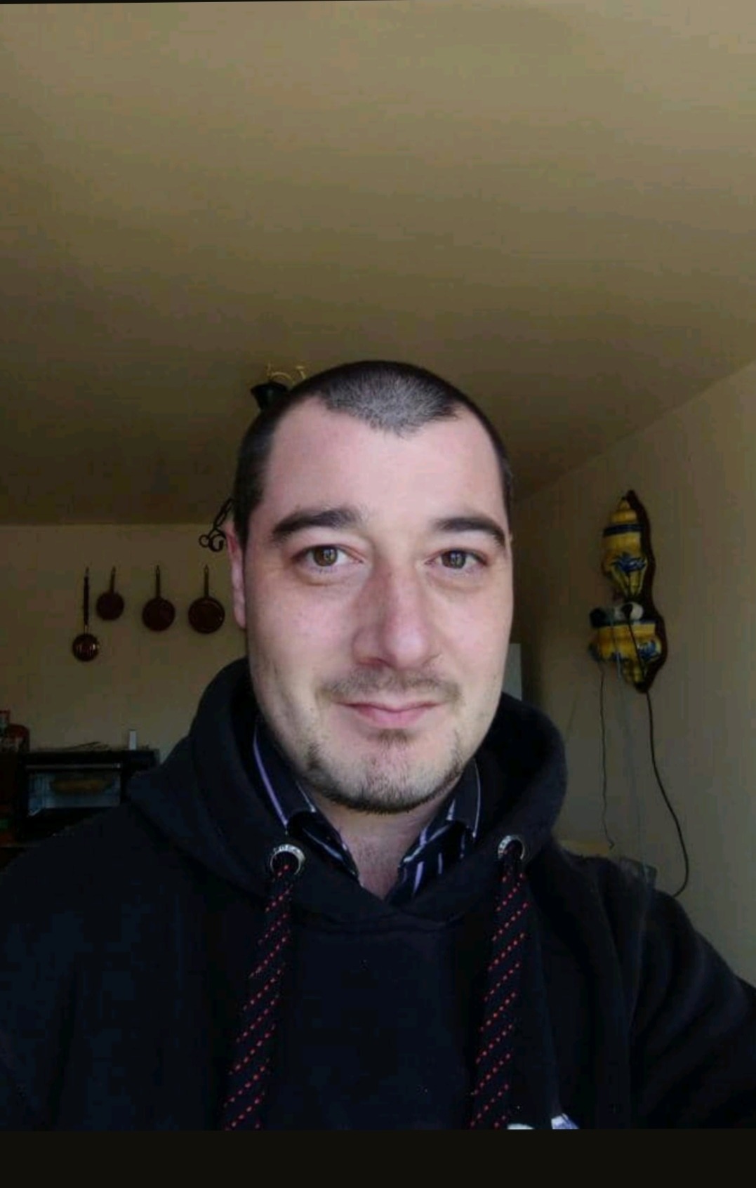 Profilo di Corenthin, 38 anni, Scopamicizi a Angri