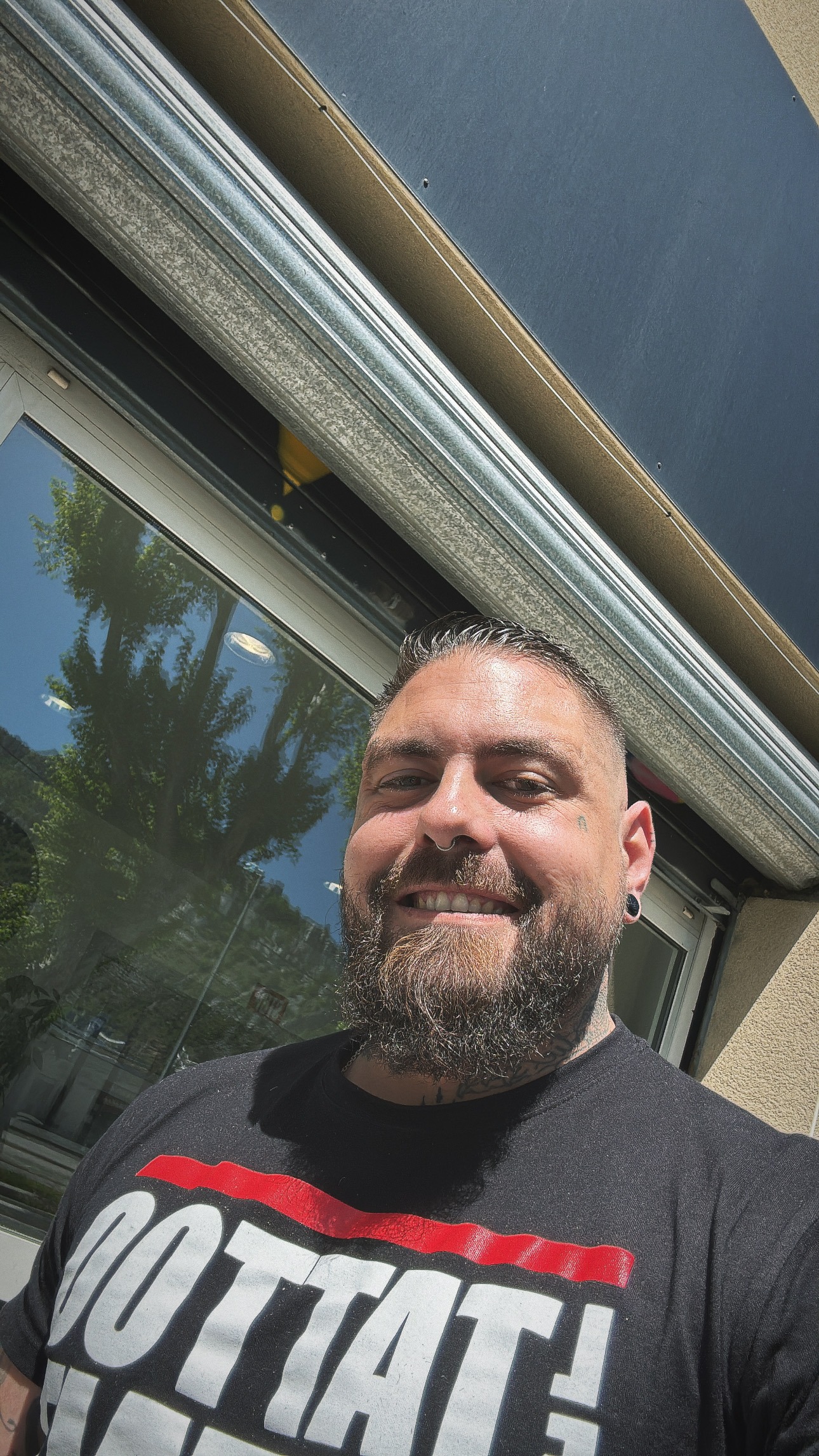 Profilo di Annoncy, 36 anni, Scopamicizi a Apiro