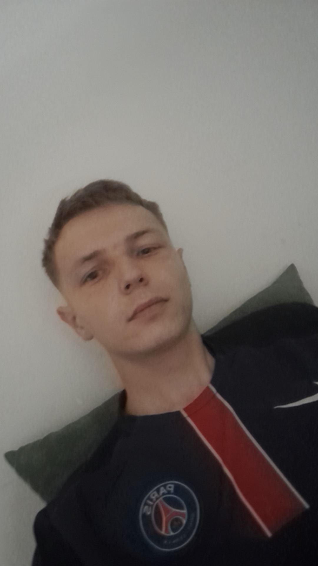 Profilo di Naël, 24 anni, Scopamicizi a Aidone