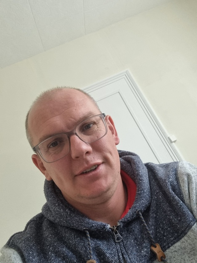 Profilo di Fodel, 42 anni, Scopamicizi a Asciano