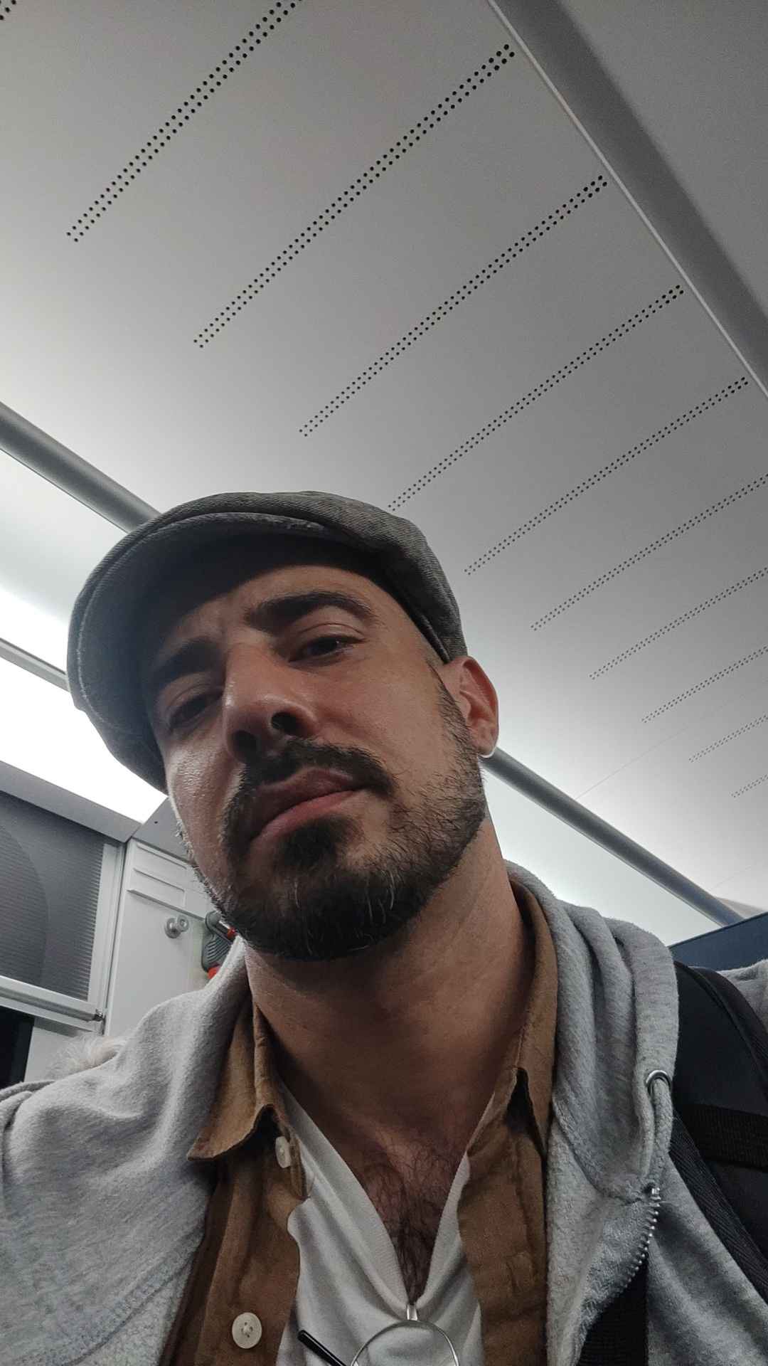 Profilo di Elyahou, 35 anni, Scopamicizi a Andali