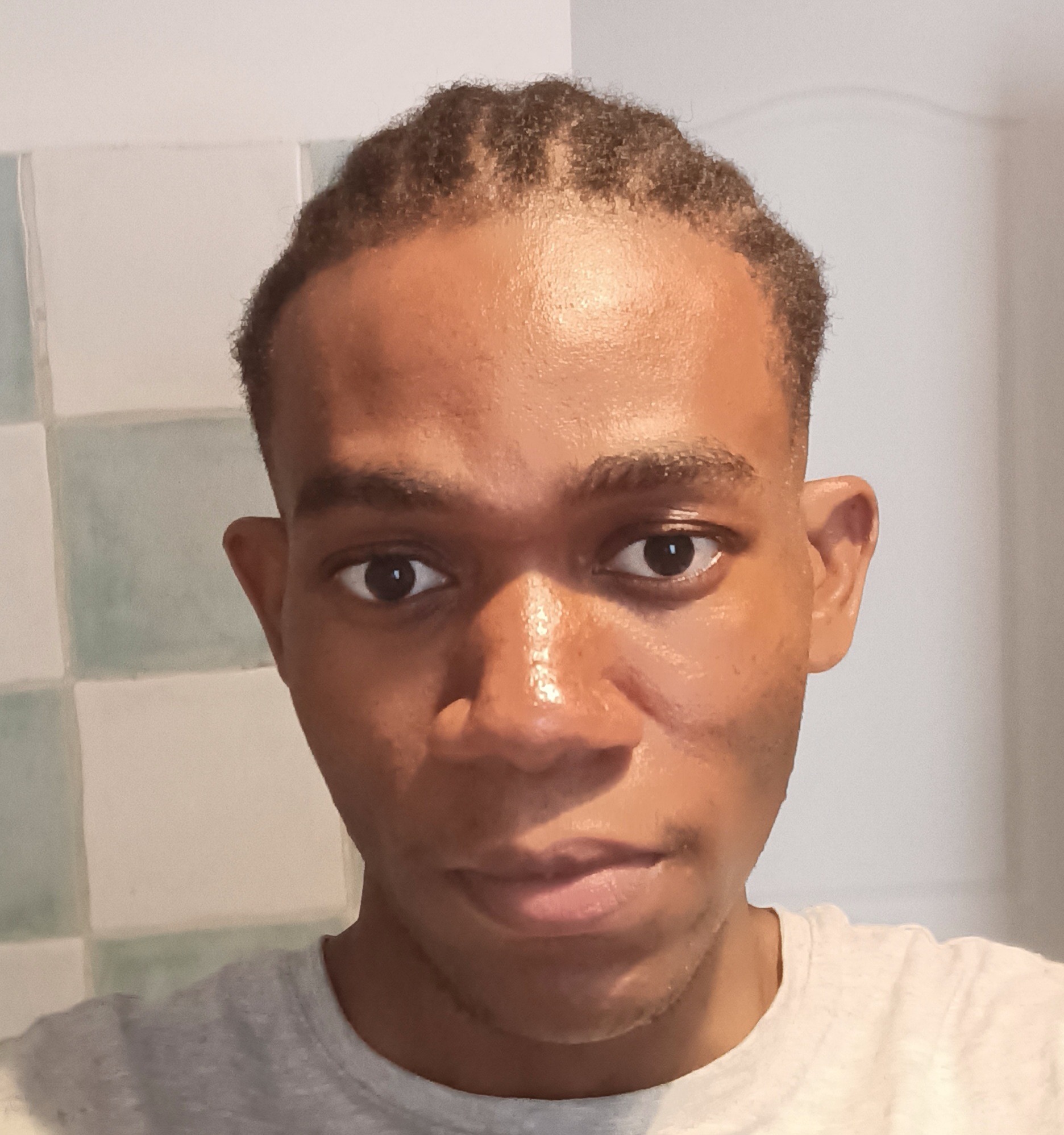 Profilo di Luis-philippe, 24 anni, Scopamicizi a Latera
