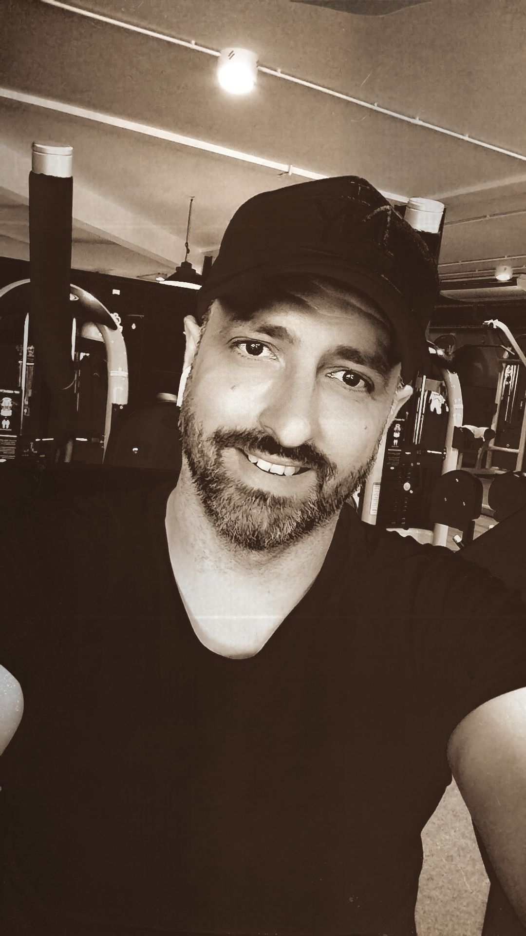 Profilo di Merlin, 39 anni, Scopamicizi a Acceglio