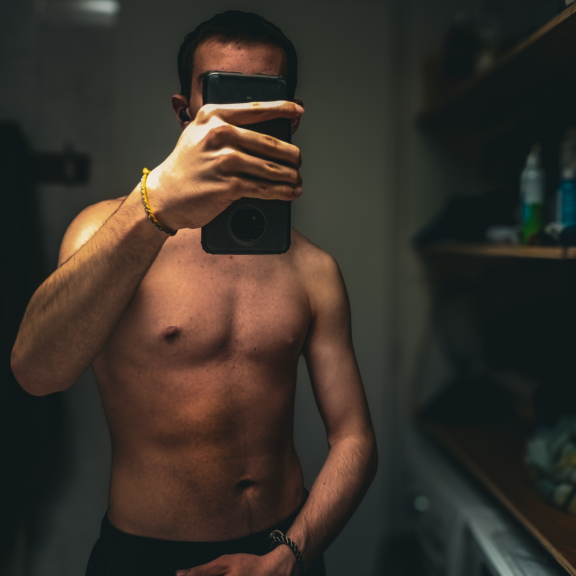 Profilo di Elmedin, 19 anni, Scopamicizi a Caneva