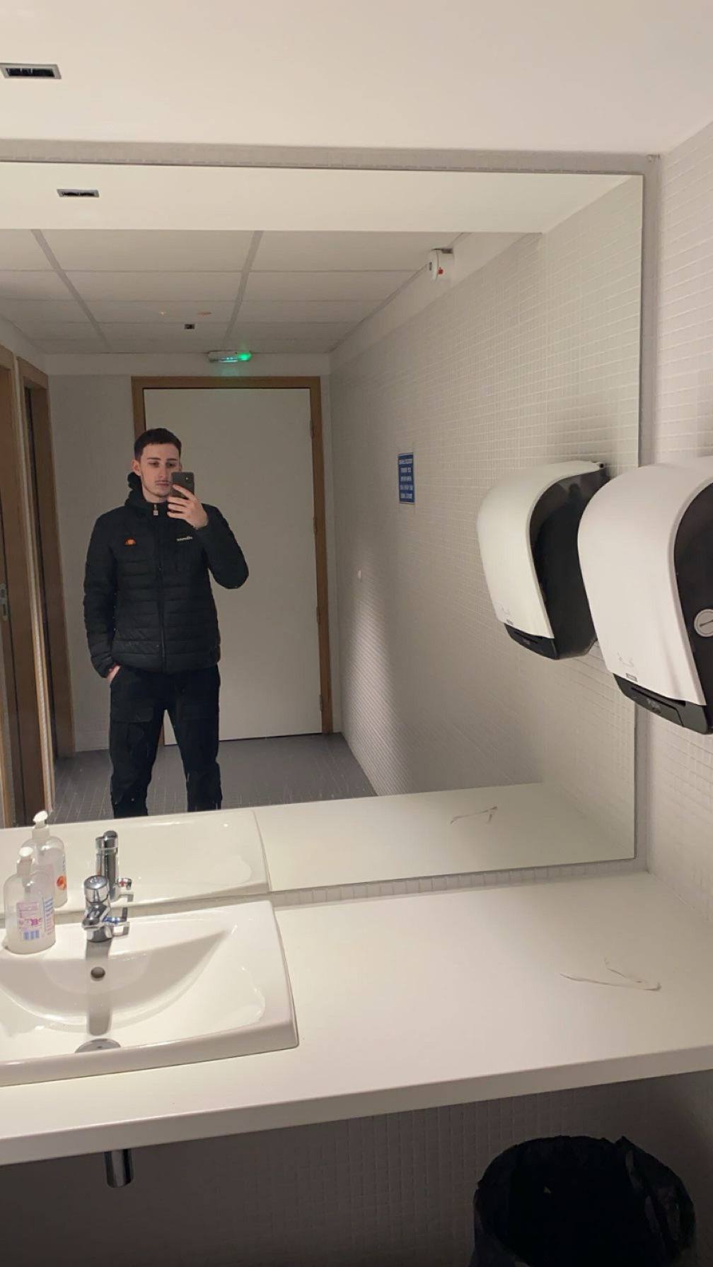 Profilo di Henny, 20 anni, Scopamicizi a Capurso